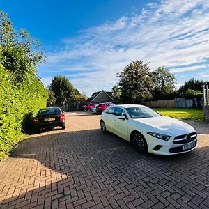 Hotel Acorn Gatwick & Parking, Horley
