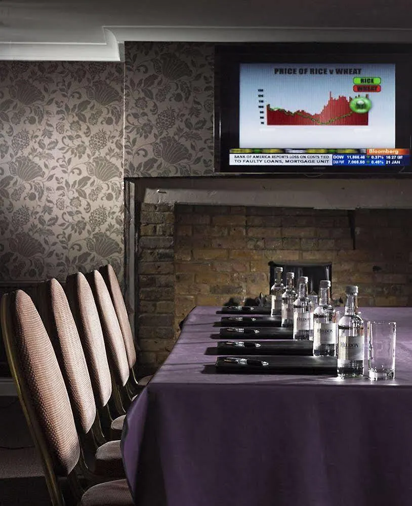 ***  The Boleyn Hotel Staines-upon-Thames Reino Unido